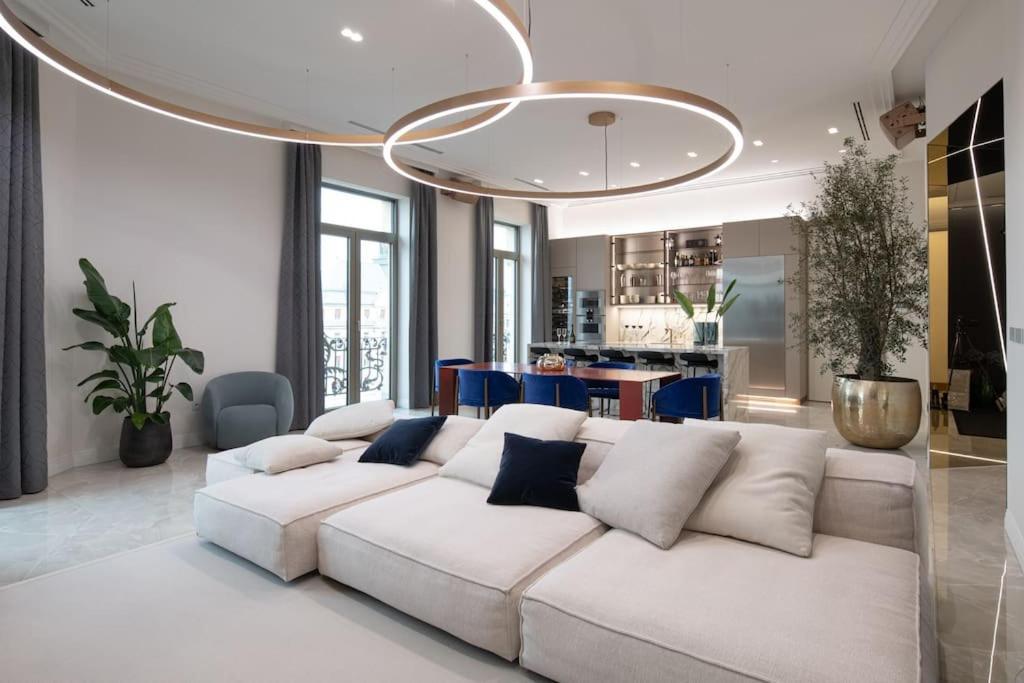 Apartment Luxury Penthouse In Downtown *