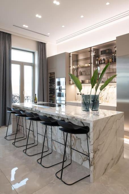 Apartment Luxury Penthouse In Downtown *